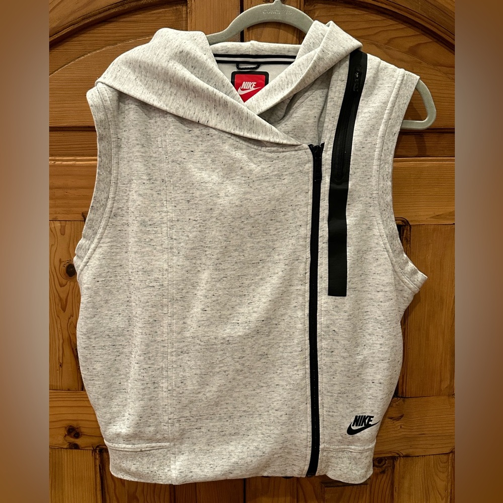 NIKE SPORTS VEST with HOOD size M